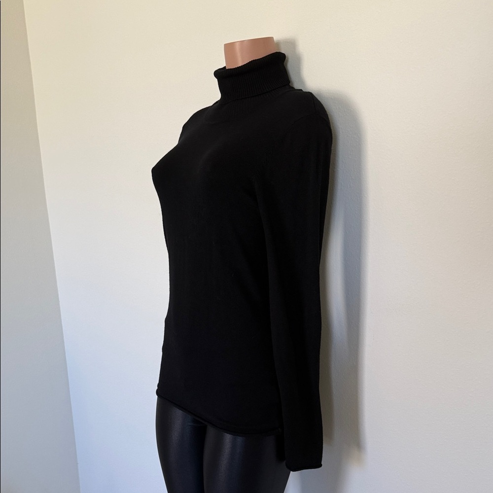 Sleek Black Turtleneck Knit Top size medium excellent condition - Picture 5 of 11